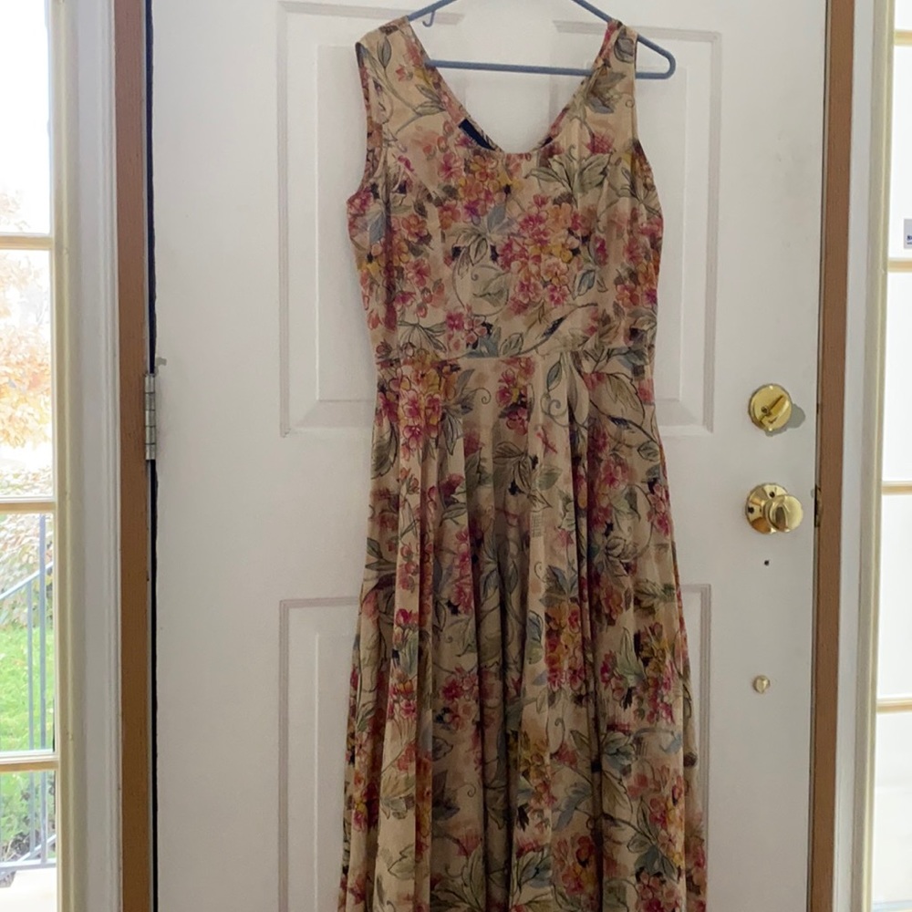 Beautiful vintage 💯 percent cotton dress (last price cut)